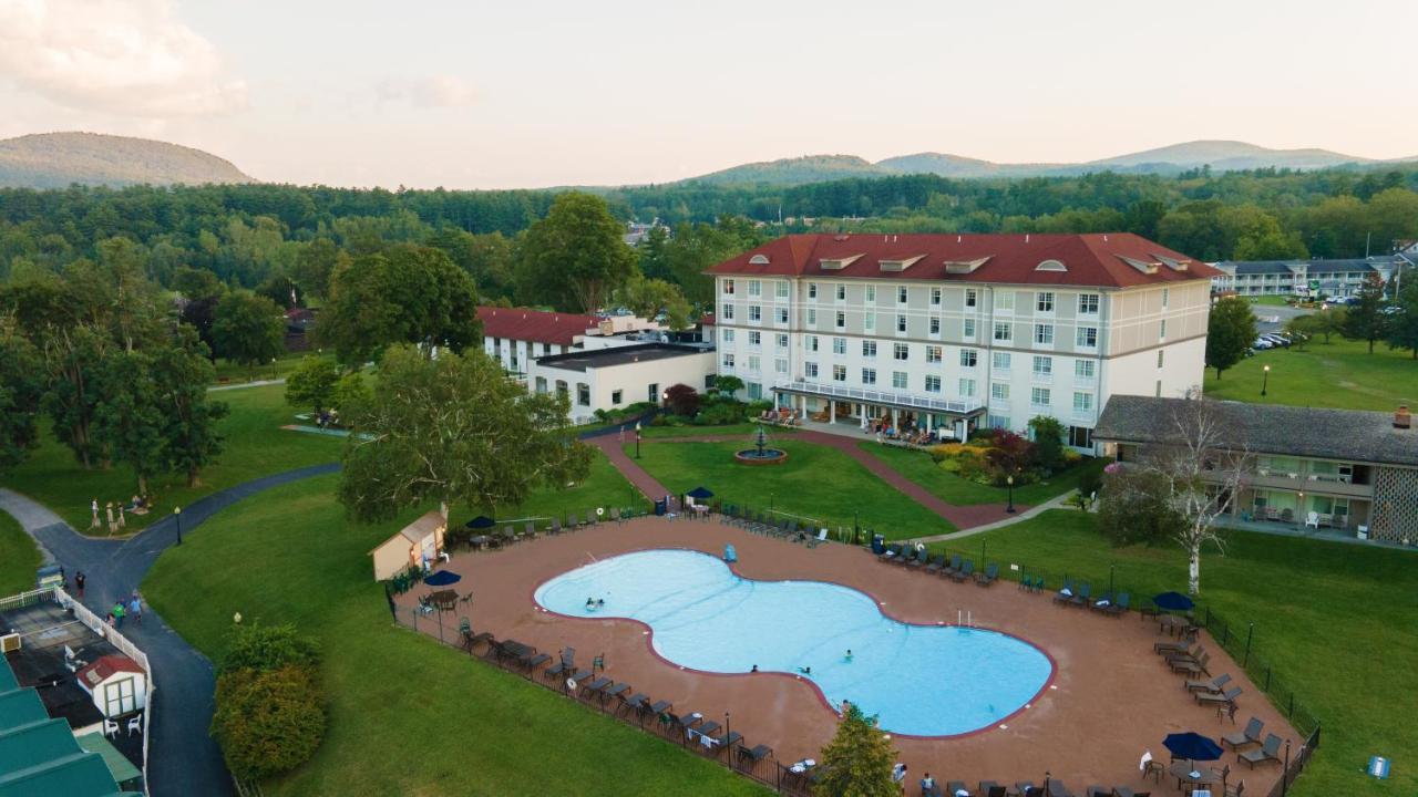 Fort William Henry Hotel Lake George Buitenkant foto