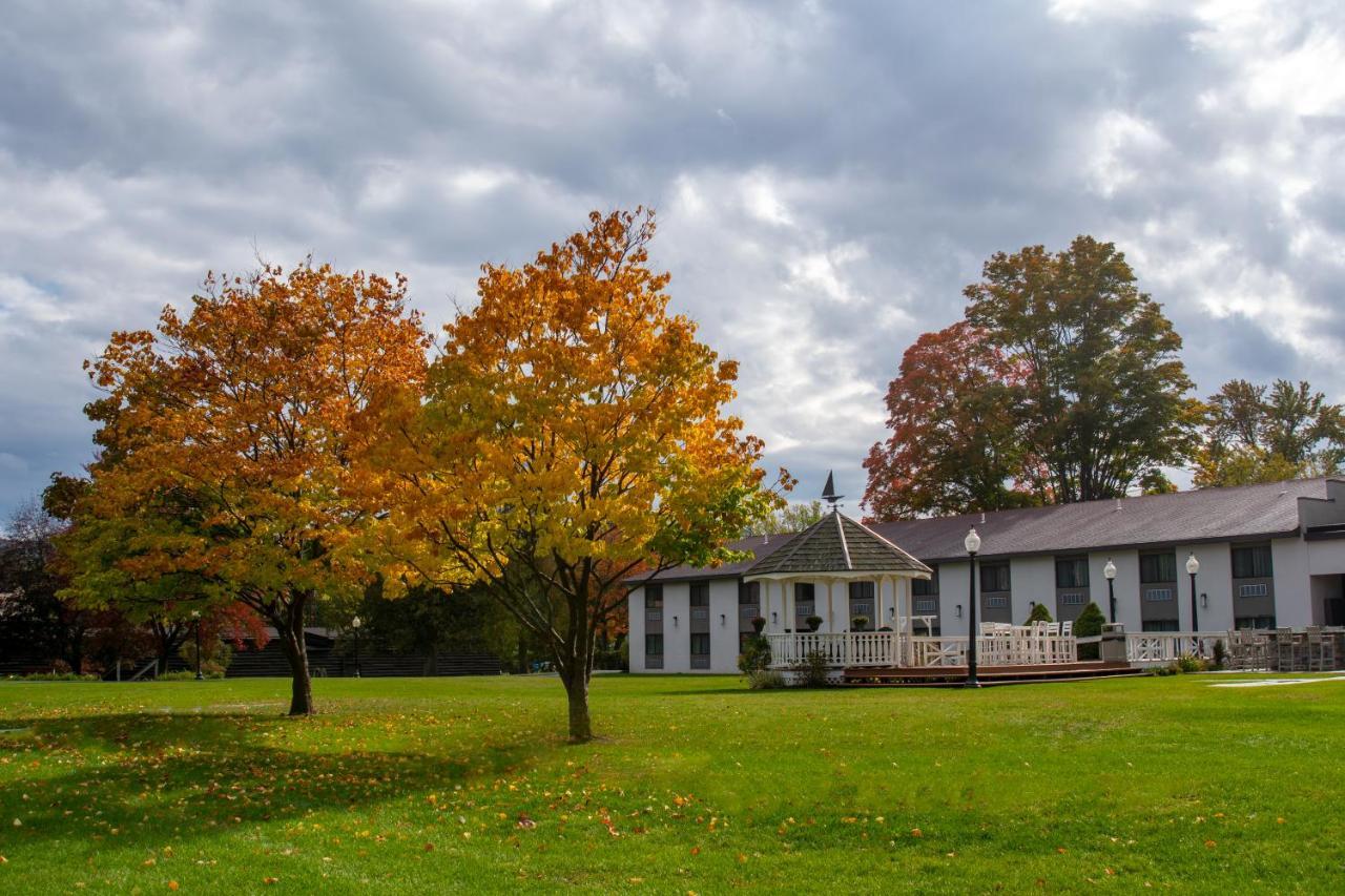 Fort William Henry Hotel Lake George Buitenkant foto