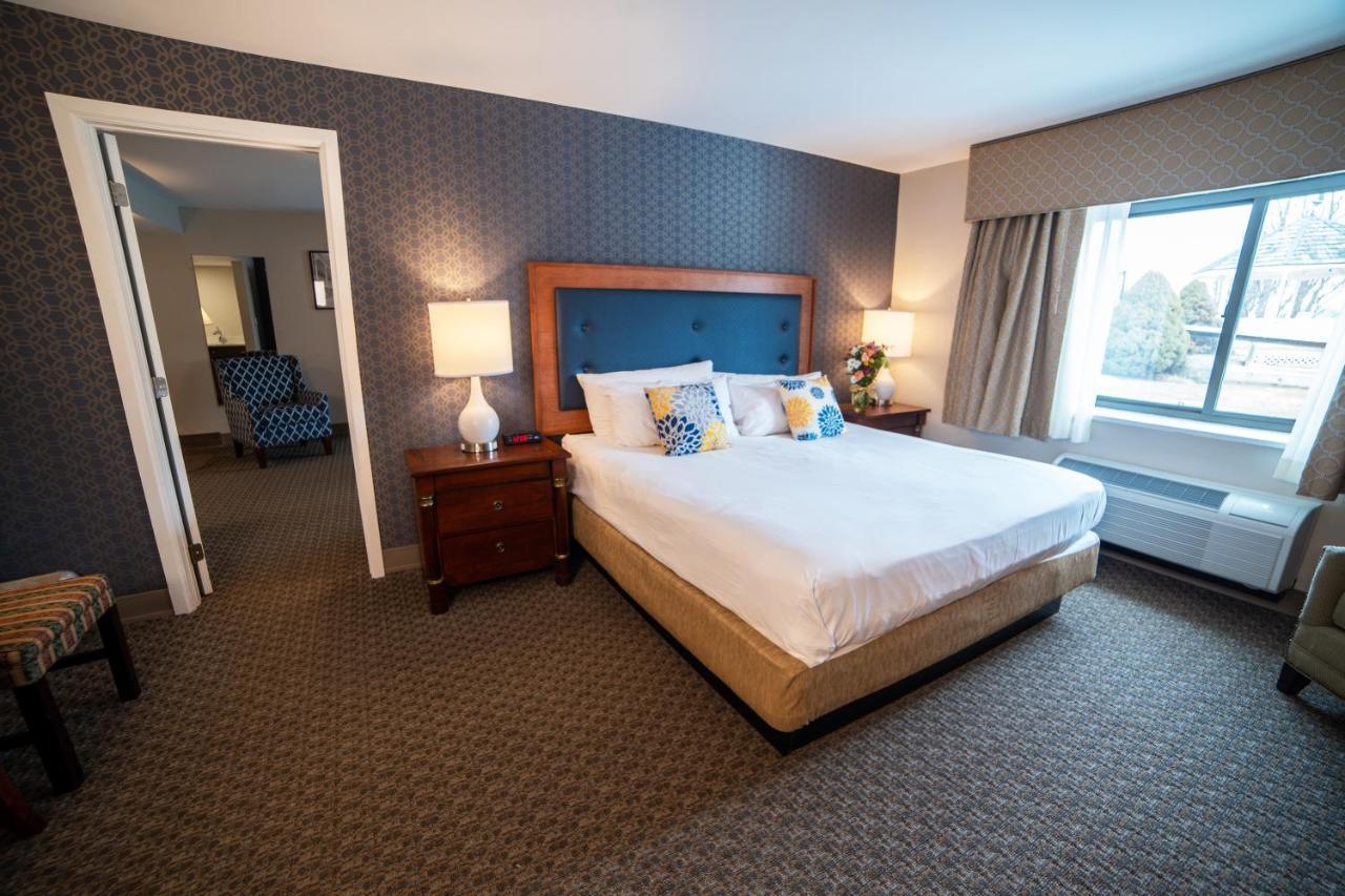 Fort William Henry Hotel Lake George Buitenkant foto