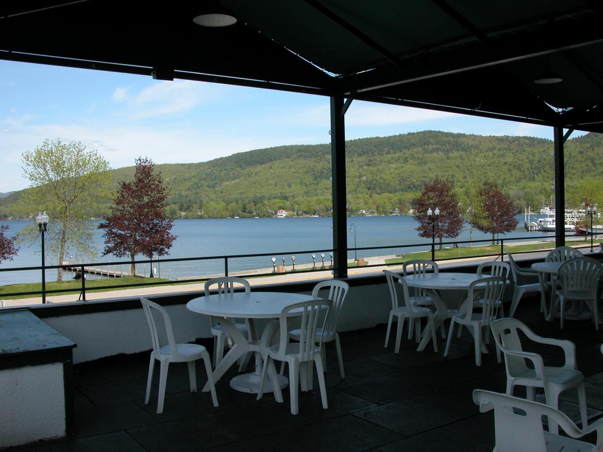 Fort William Henry Hotel Lake George Buitenkant foto