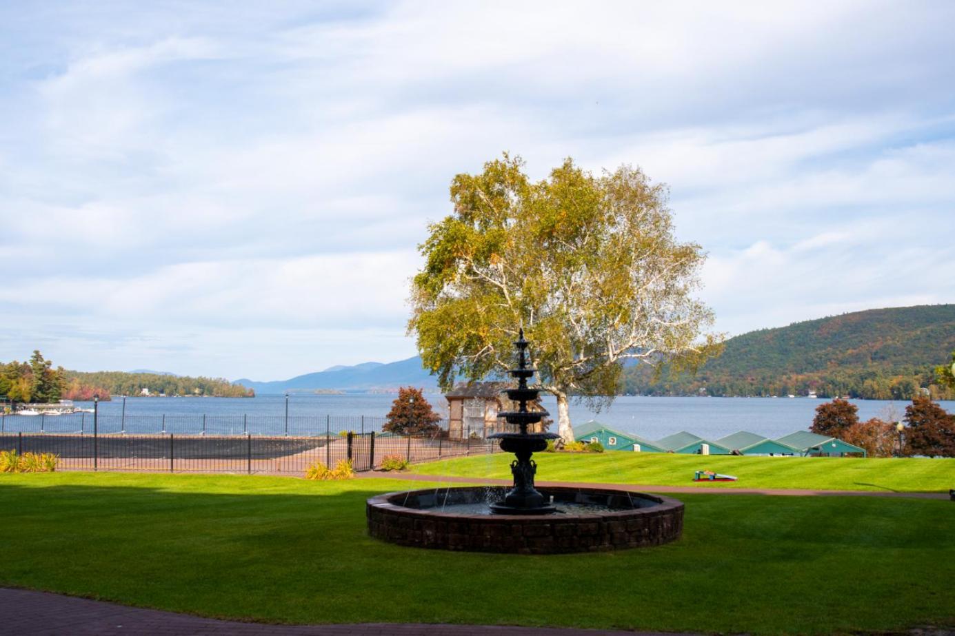 Fort William Henry Hotel Lake George Buitenkant foto