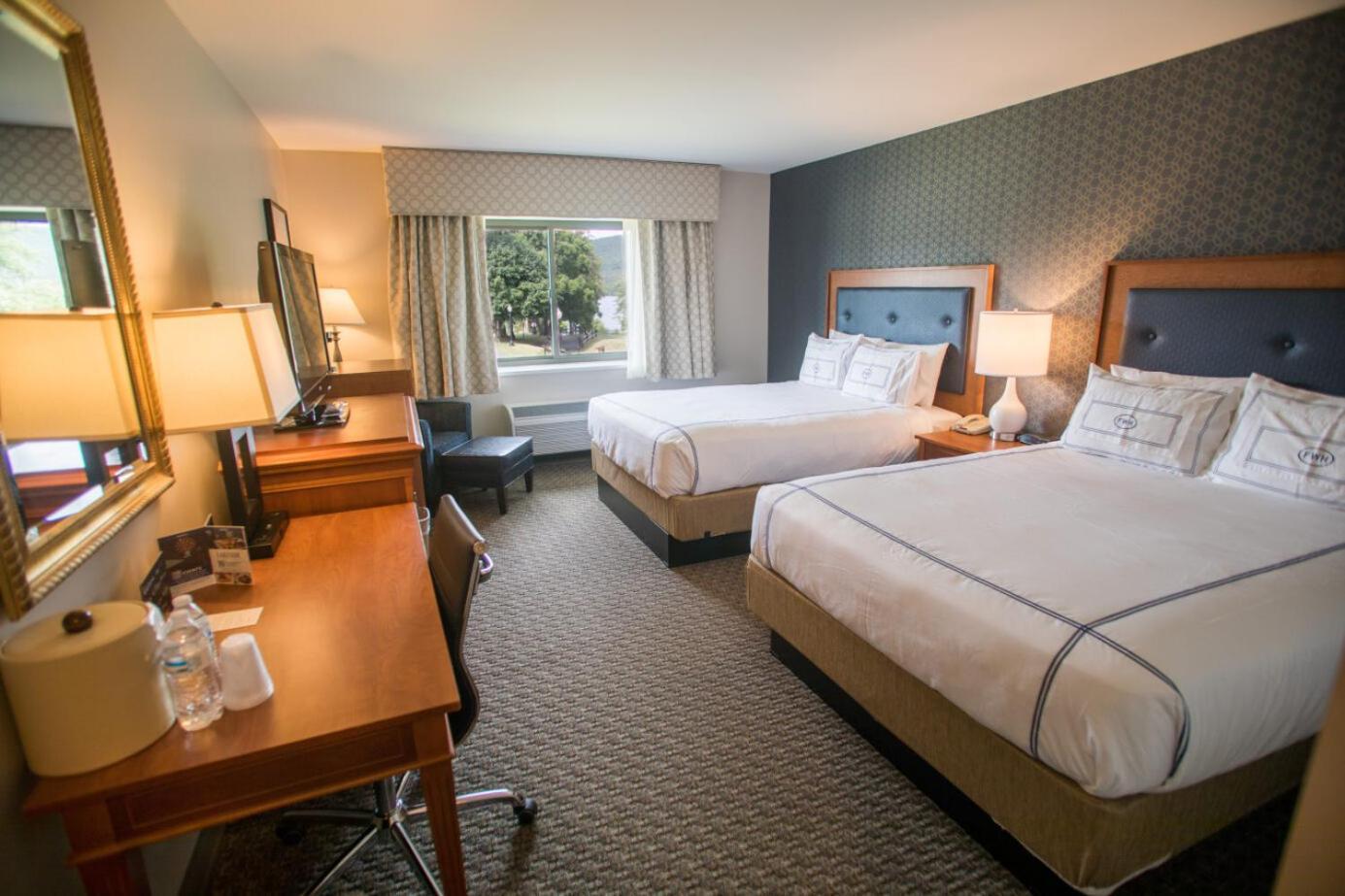 Fort William Henry Hotel Lake George Buitenkant foto